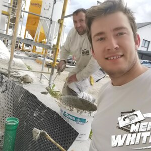 Um die Fassade zu schützen, muss man immer Sockel Dicht von Knauf nutzen!