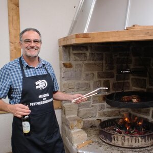 Original Idar-Obersteiner Spießbratenstücke auf offenen Buchenfeuer